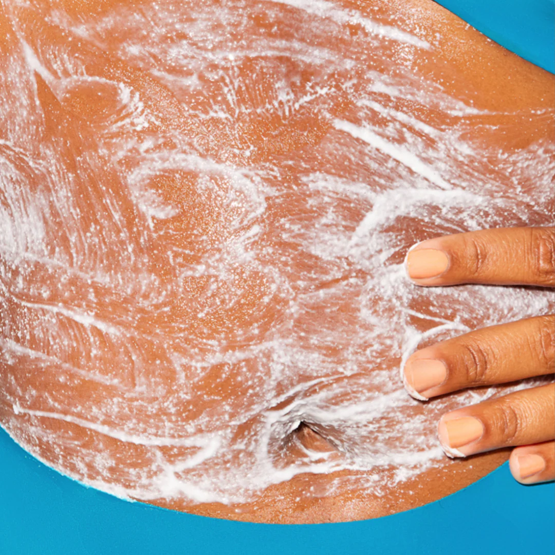 Isle of Paradise Brilliantly Bright Body Polish 230ml - Image 3